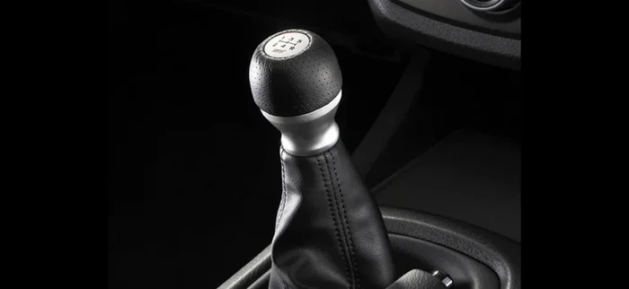 STI SHIFT KNOB (5MT LEATHER / ALLOY) For FORESTER (SH) SG117FG015