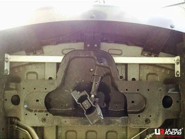 Ultra Racing Isuzu MU-X (RF10) 2.5 2WD/4WD 13-21 UltraRacing 2-Point Rear Torsion Bar (3151) URTH-RT2-3151