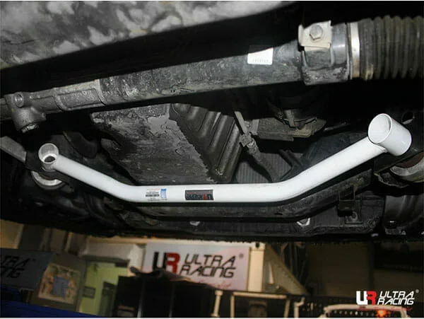Ultra Racing Ssangyong Chairman W 3.6 2WD/4WD 08-17 UltraRacing 2-Point Front Lower Tiebar (3266) URKR-LA2-3266